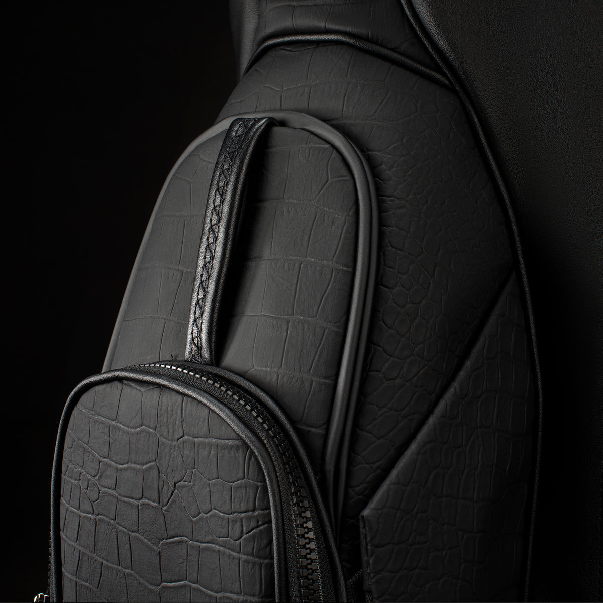 Lux Stand LE Croc Black