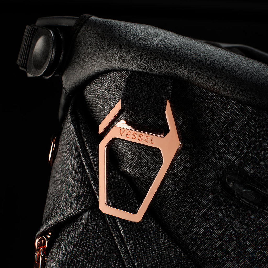 Lux Carbon LE Midnight Rose Stand