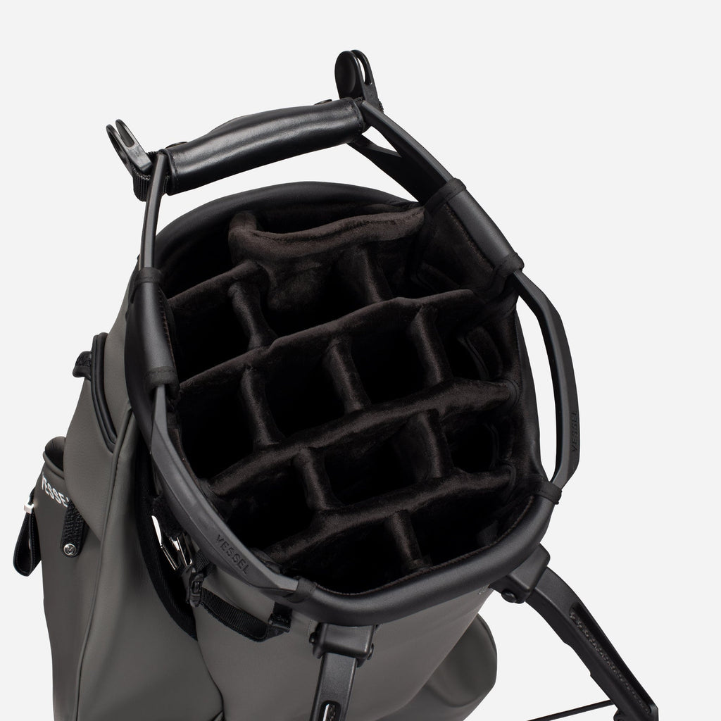 Player V Pro Stand in Pebbled Grey