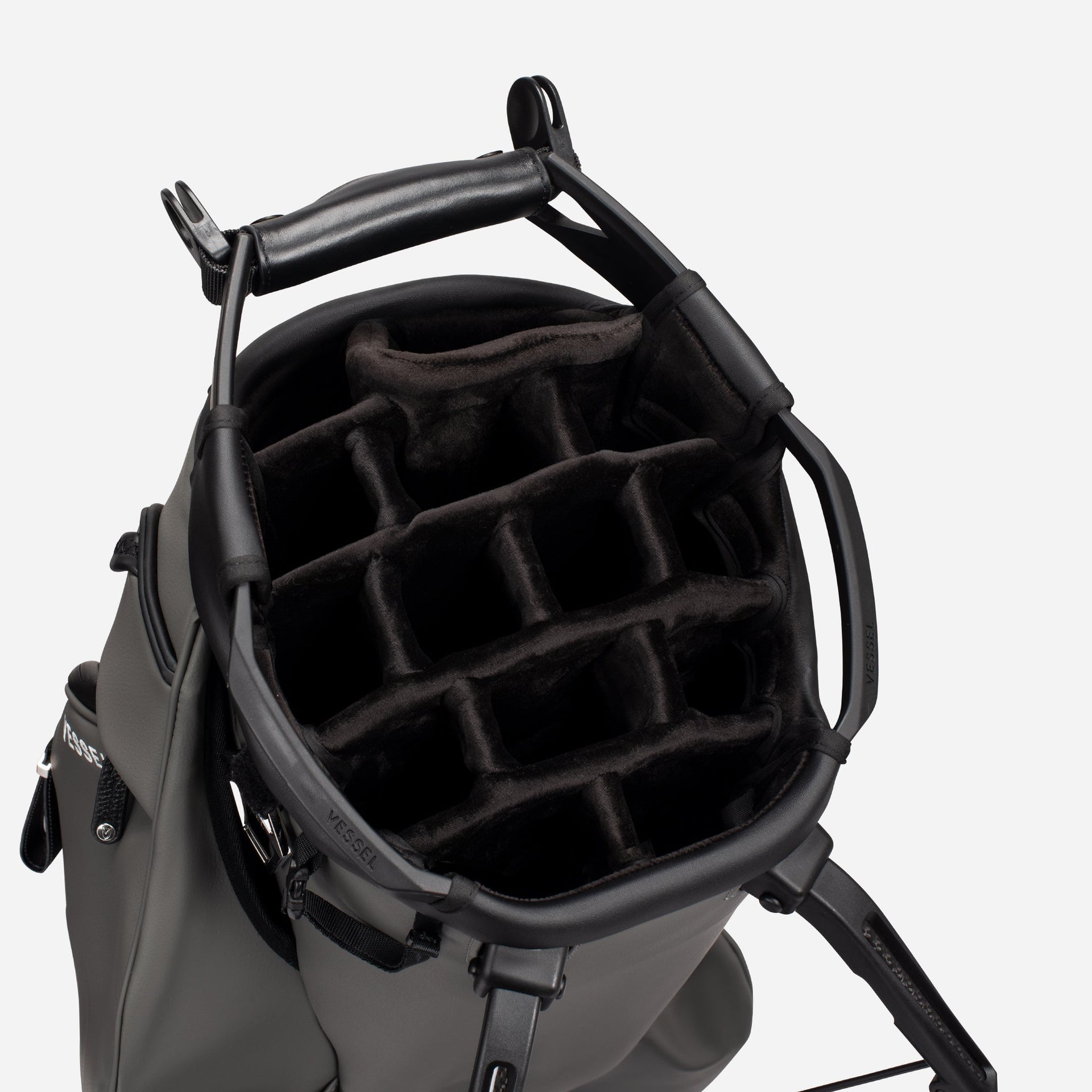 Player V Pro Stand in Pebbled Grey